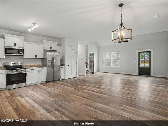 2nd image of 504 Saratoga Road