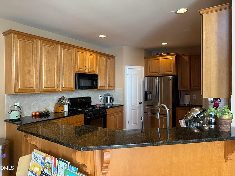 401 Waverly Hills Dr — Photo 8