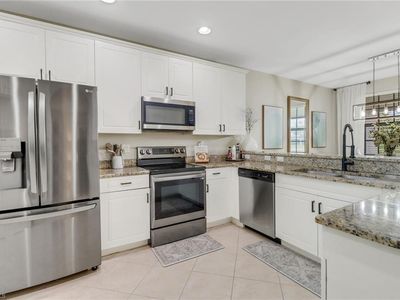 15586 Summit Place CIR #404, Naples, FL, 34119