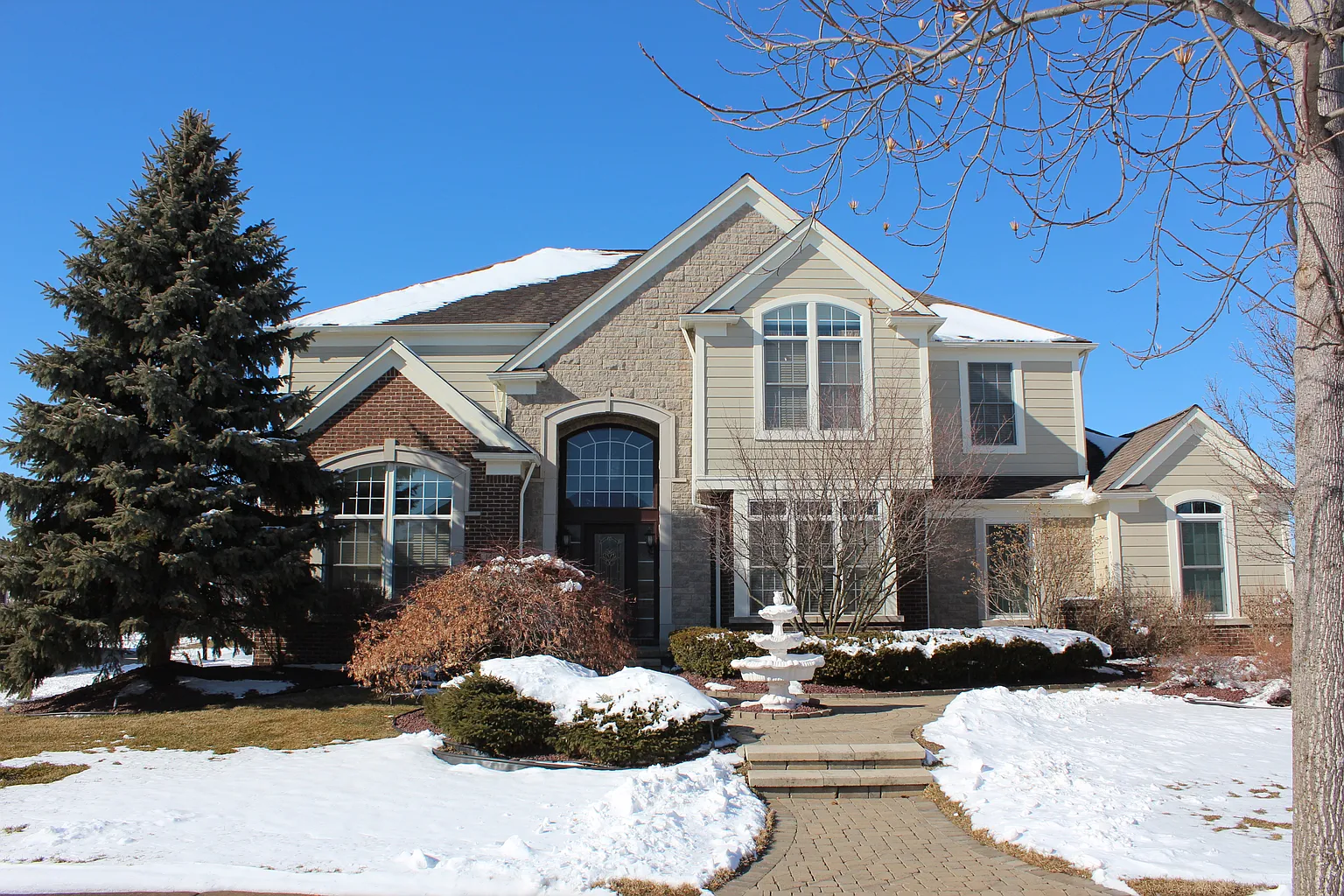 1483 Colonade Ct photo 1