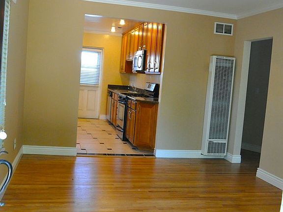 3rd image of 2817-2831 Carleton St #28215