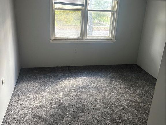 3rd image of 18410 Forrer St