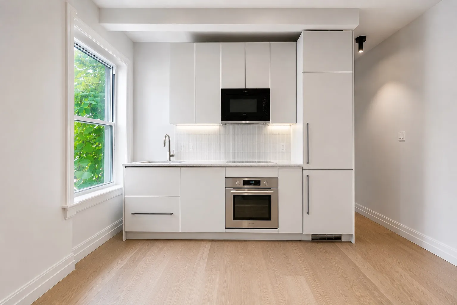 241 West 13th Street — Photo 3