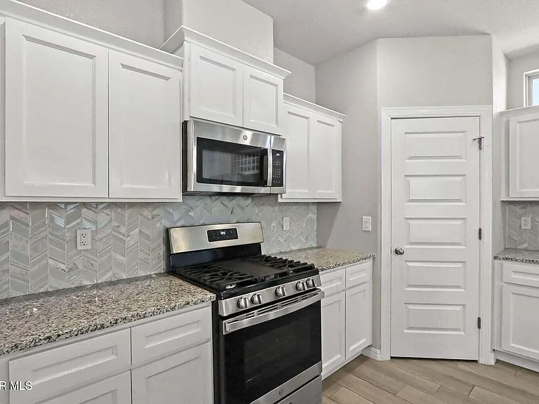 13186 Emerald Isle St — Photo 5