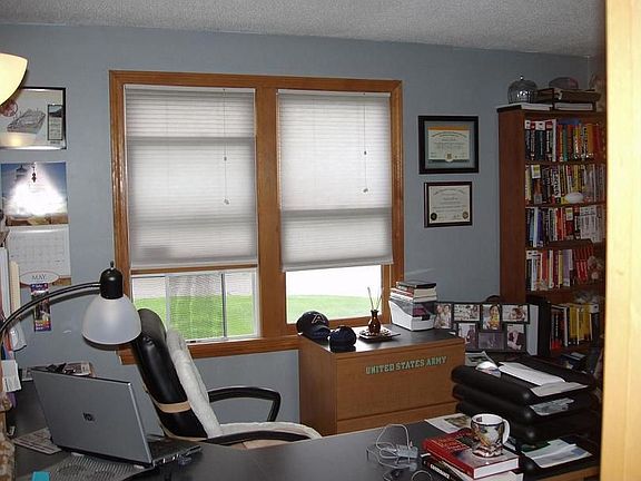 Bedroom \ Office