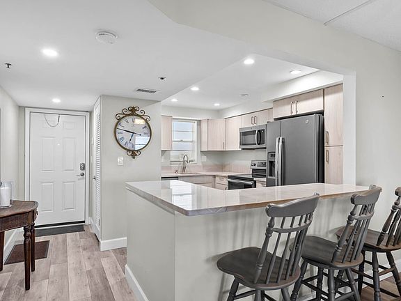 5th image of 3150 W Rolling Hills Circle #704