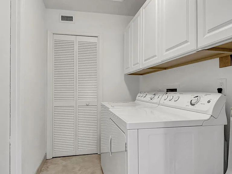 804 Foxpointe Cir — Photo 22