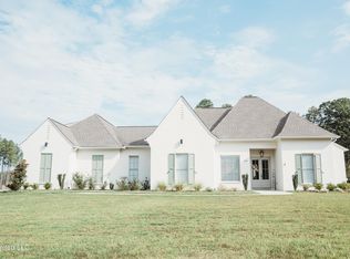 205 Lost Oak Ln, Brandon, MS 39047