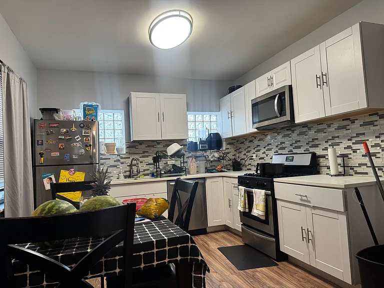 2037 W 19th St #CH — Photo 11