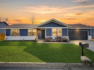 924 S 25th St, Rogers, AR 72758