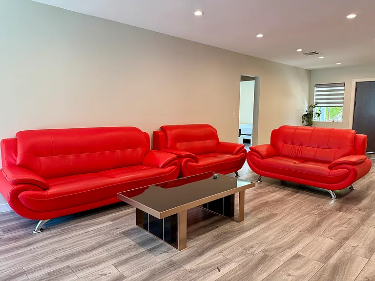2428 N Lincoln St — Photo 4