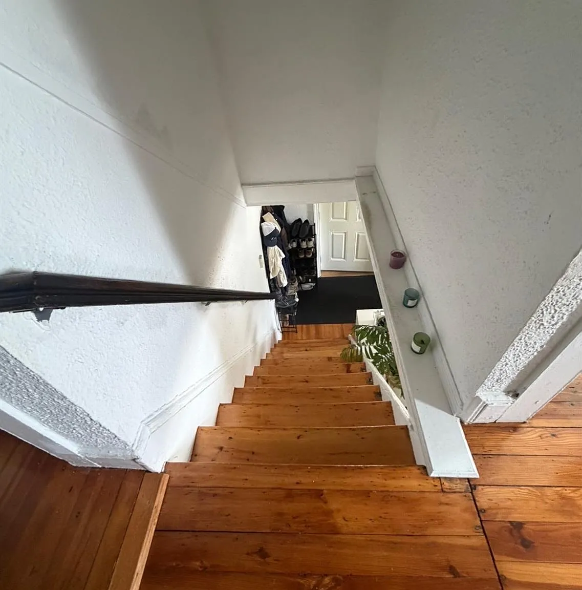 3 bed, 1.0 bath, 1100 sqft, $3,400 — Photo 3