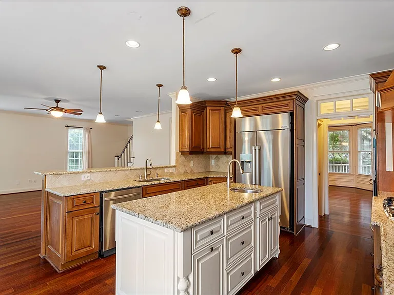 106 Grannon Ct — Photo 8