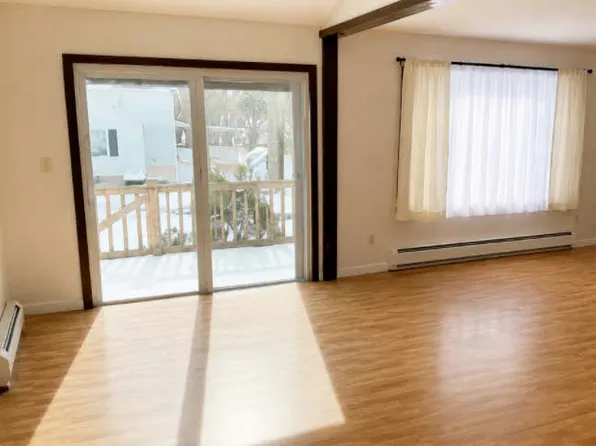 17 Berkshire Ave, Southwick, MA 01077