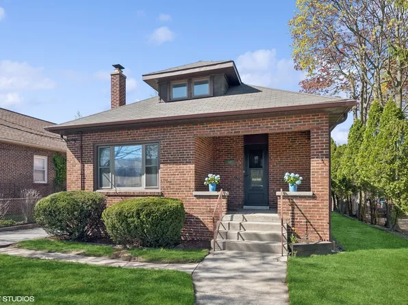230 Oakridge Ave, Highwood, IL 60040