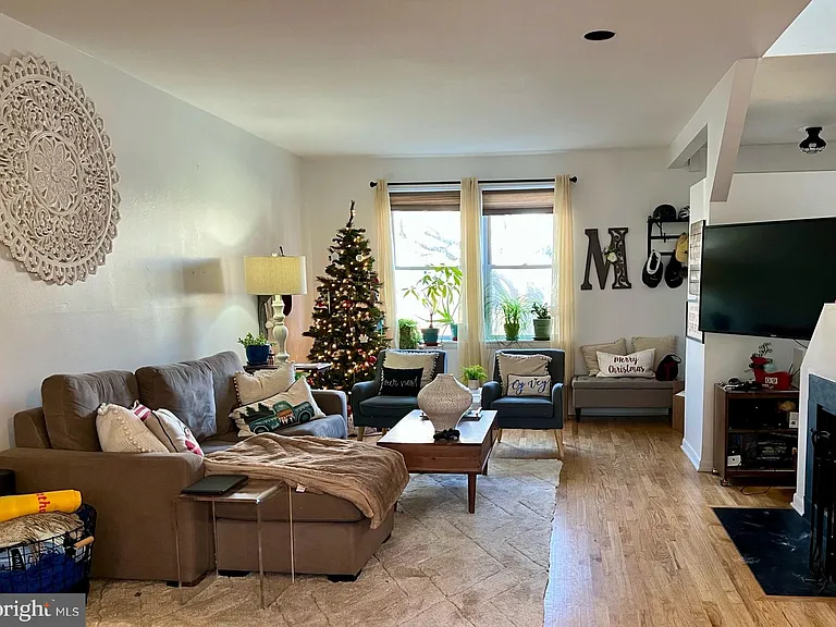 439 15th St NE — Photo 5