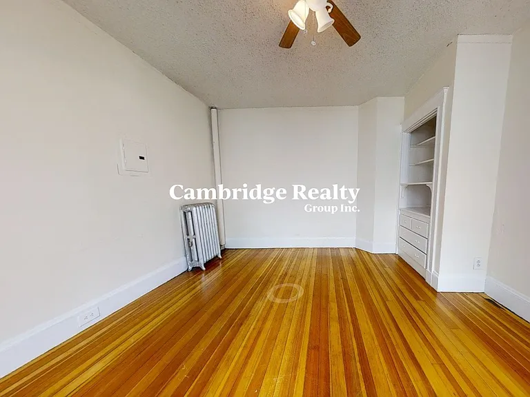 11 Barrows St #5T — Photo 2