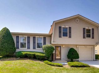 1287 Parker Pl, Elk Grove Village, IL 60007