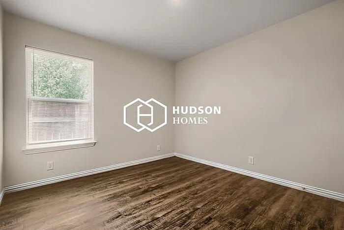 219 Garcia St — Photo 8