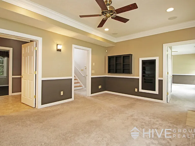 155 Chelsea Cir — Photo 26