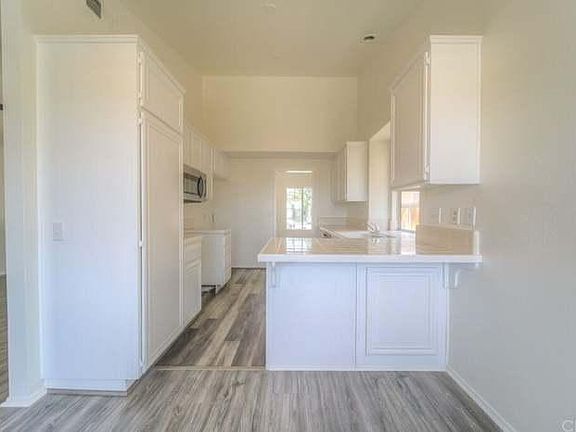 4th image of 2750 Cypress St