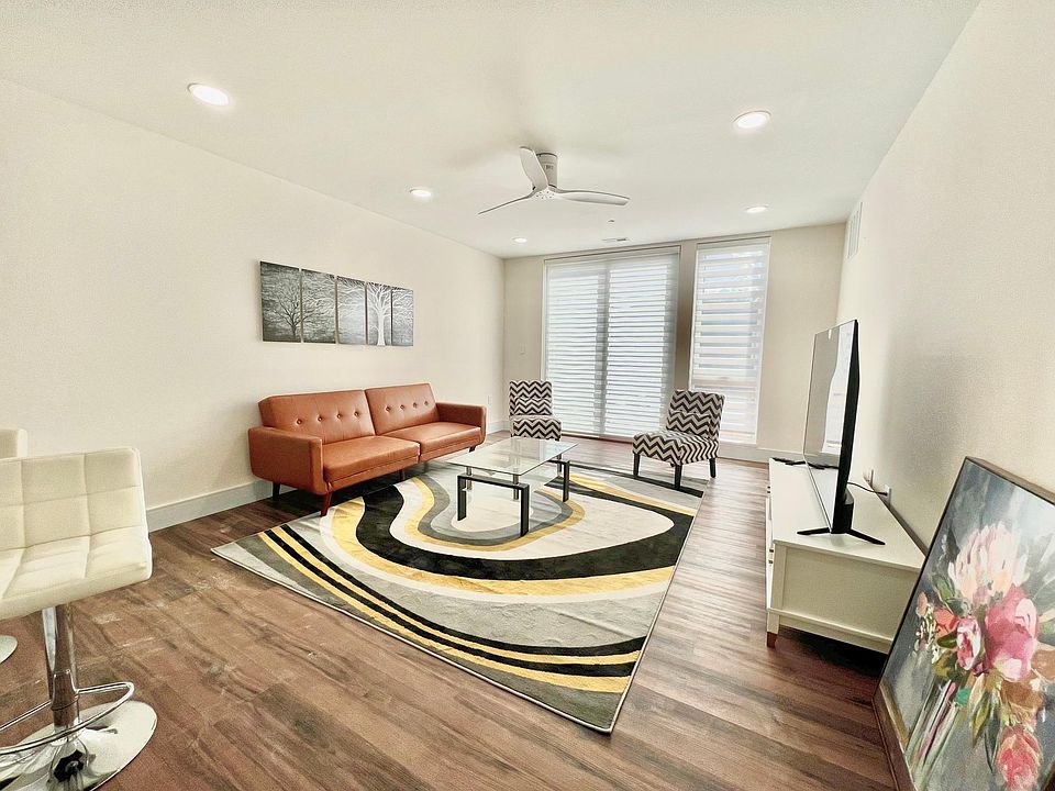 1st image of 4900 Spruce St #402