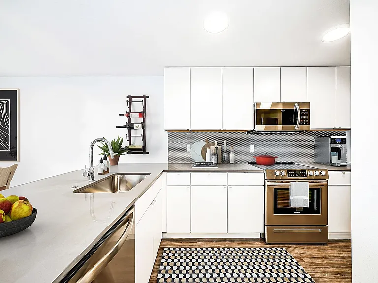 LYLA Eastlake Apartments — Photo 19
