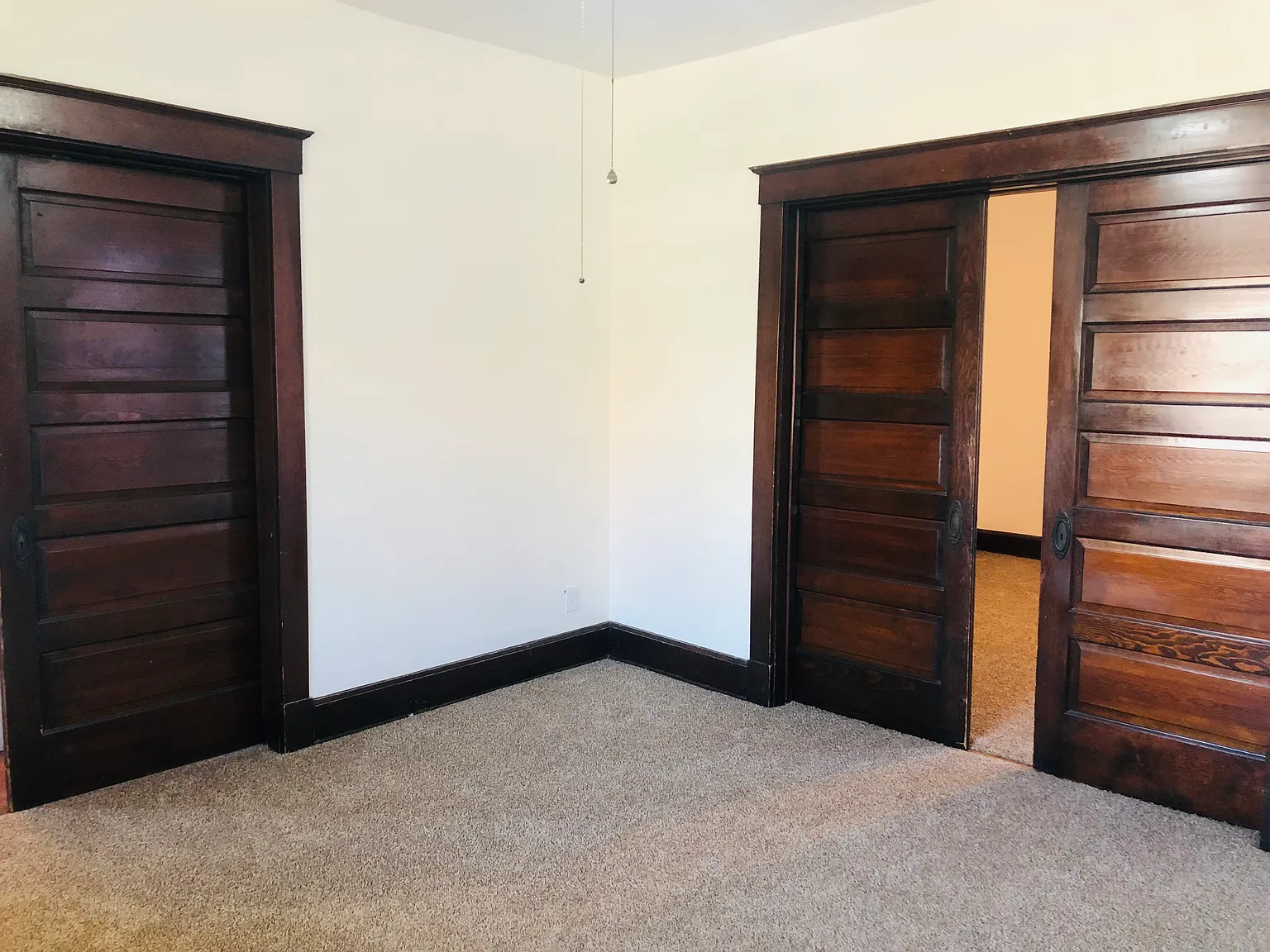 2 bed, 1000 sqft, $1,200 — Photo 2