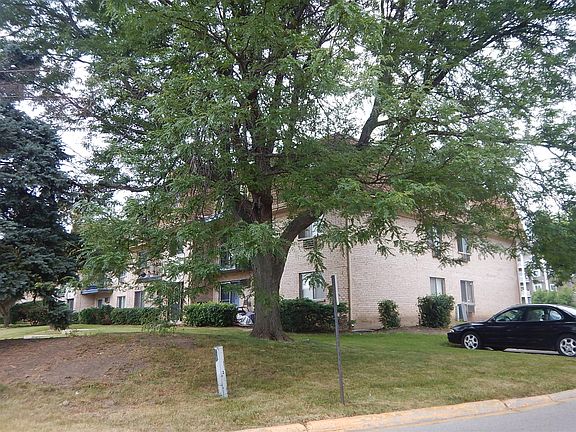 3rd image of 260 Shorewood Dr APT 1C