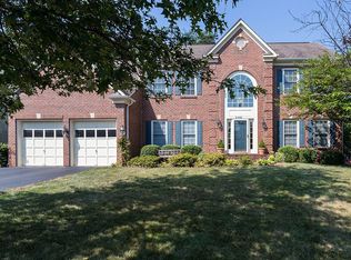 6086 Deer Ridge Trl, Springfield, VA 22150
