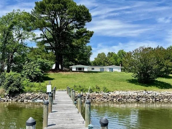 298 Cherry Orchard Ln, Montross, VA 22520