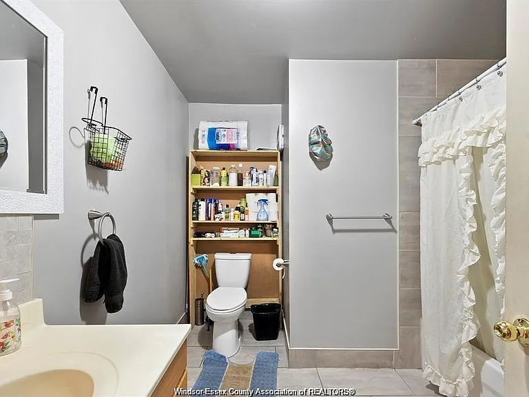 4 Hazelton St — Photo 12