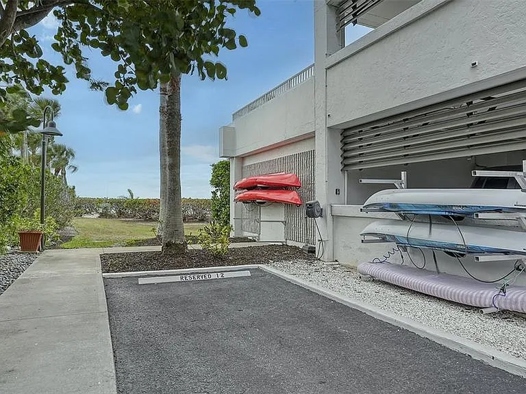 11 Sunset Dr #501 — Photo 40