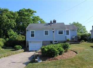 92 Houston Ave, Narragansett, RI 02882