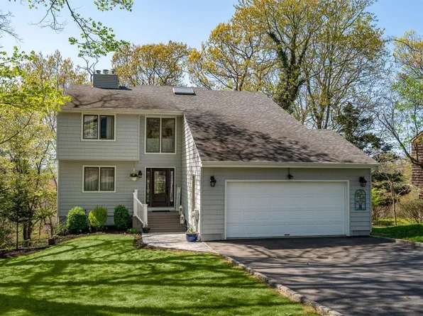 16 Blanchard Drive, Northport, NY 11768