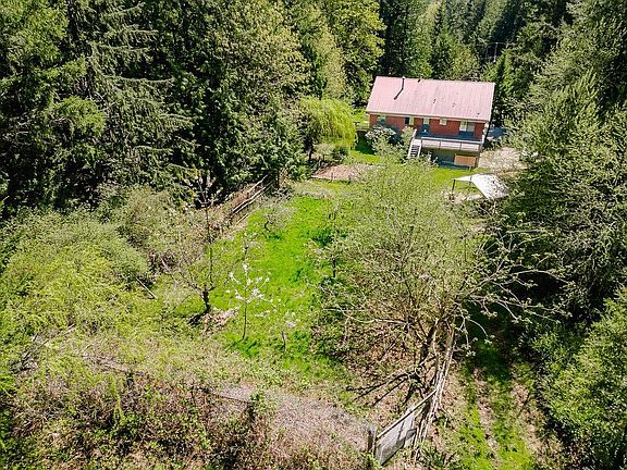 2nd image of 5899 Spriggs Rd