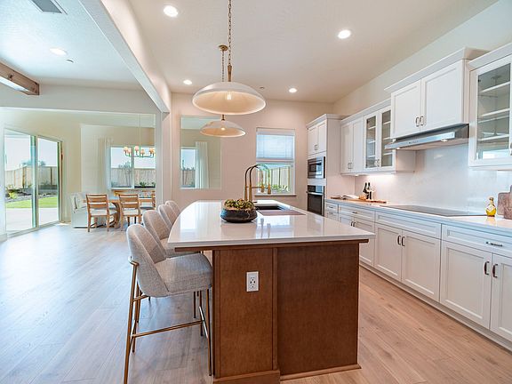 7th image of this home