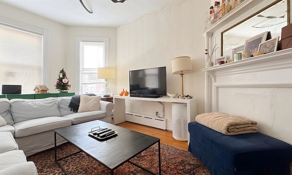 1st image of 26 Darling St #2