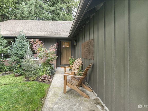 2nd image of 3220 57th Avenue SE