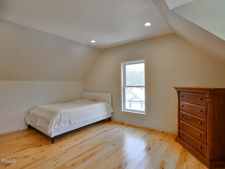 110 Stallion Dr — Photo 50
