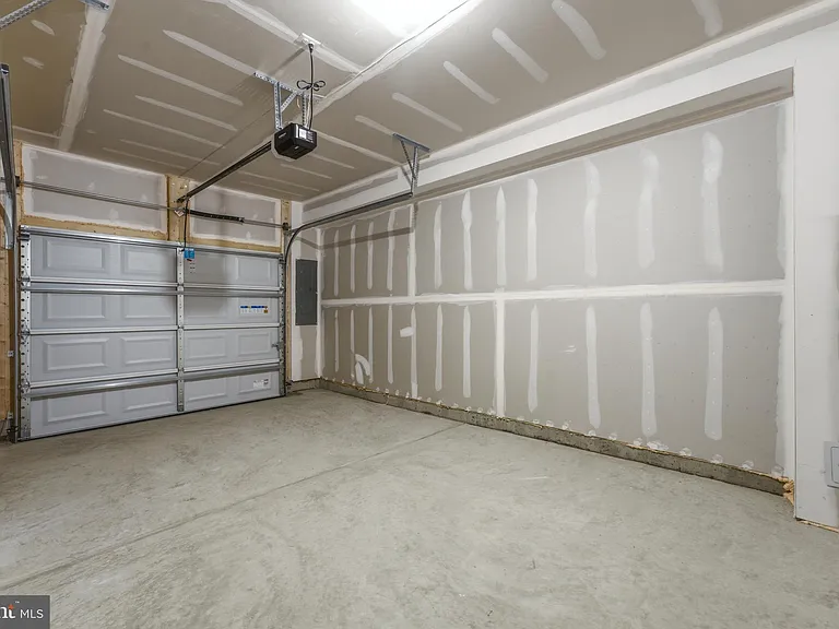 16130 Hyde Park Pl — Photo 30