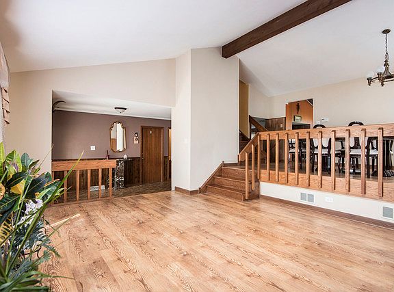 5th image of 15613 S Badger Ln