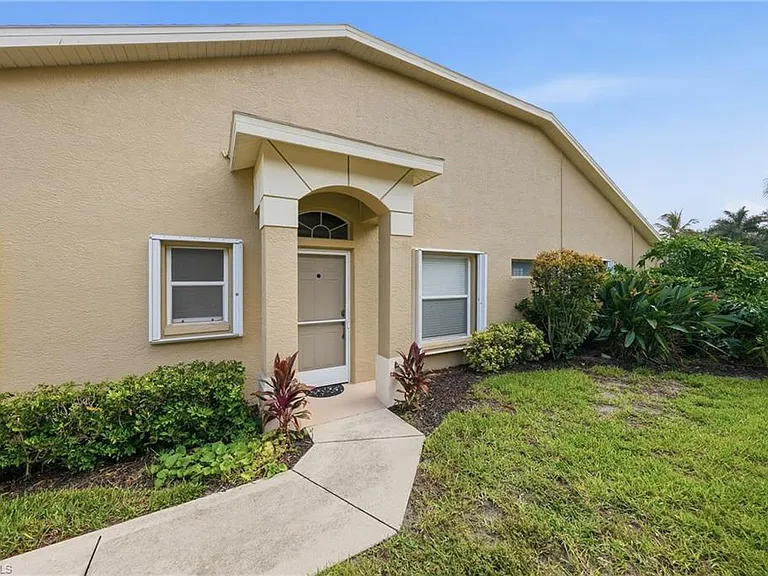 8018 Tauren Ct — Photo 3