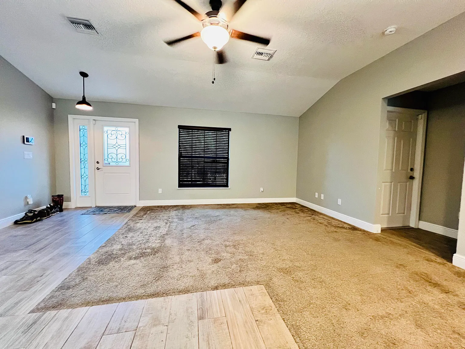 3 bed, 2.0 bath, 1382 sqft, $2,950 — Photo 2
