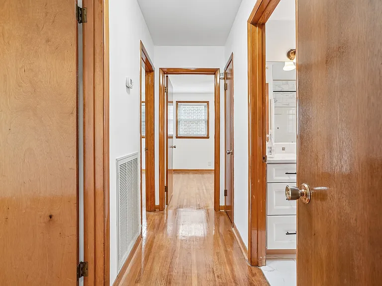 6609 Beacon Ln — Photo 5