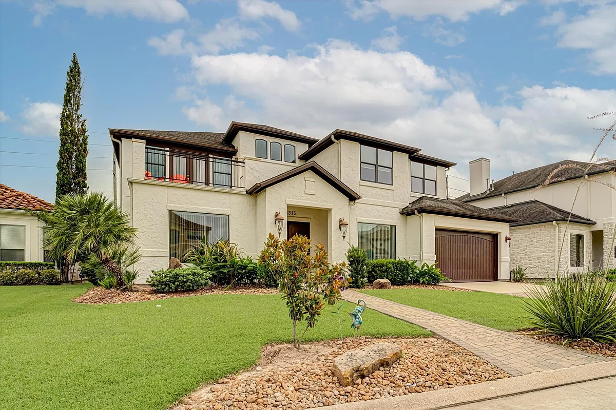 Building Photo - 14315 Shadow Garden Ln