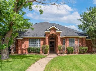6101 Hawkeye Rd, Rowlett, TX 75089