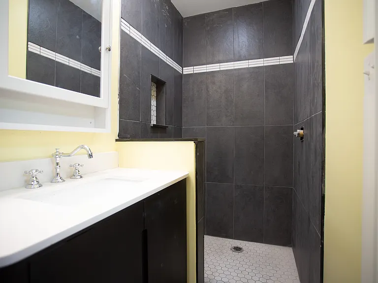 274 Lexington Ave #1 — Photo 13