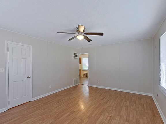 5th image of 671-673 S Wheatland Ave #671