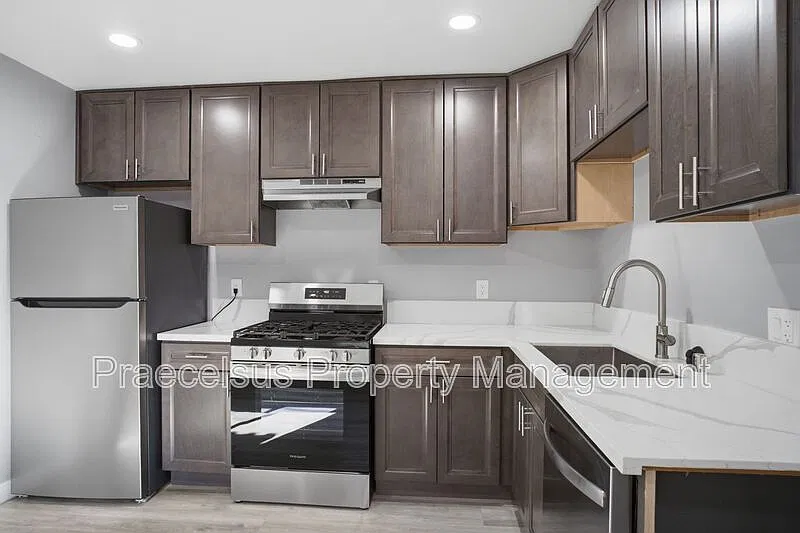 2 bed, 1.0 bath, $2,300 — Photo 3